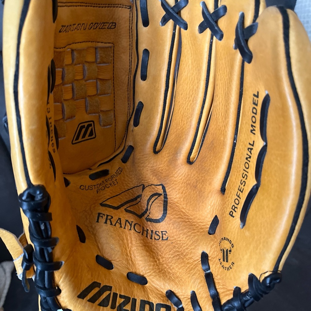 MIZUNO MFR 1302 13" BASEBALL SOFTBALL GLOVE MIT RIGHT HAND THROW PRO MODEL - Picture 7 of 8